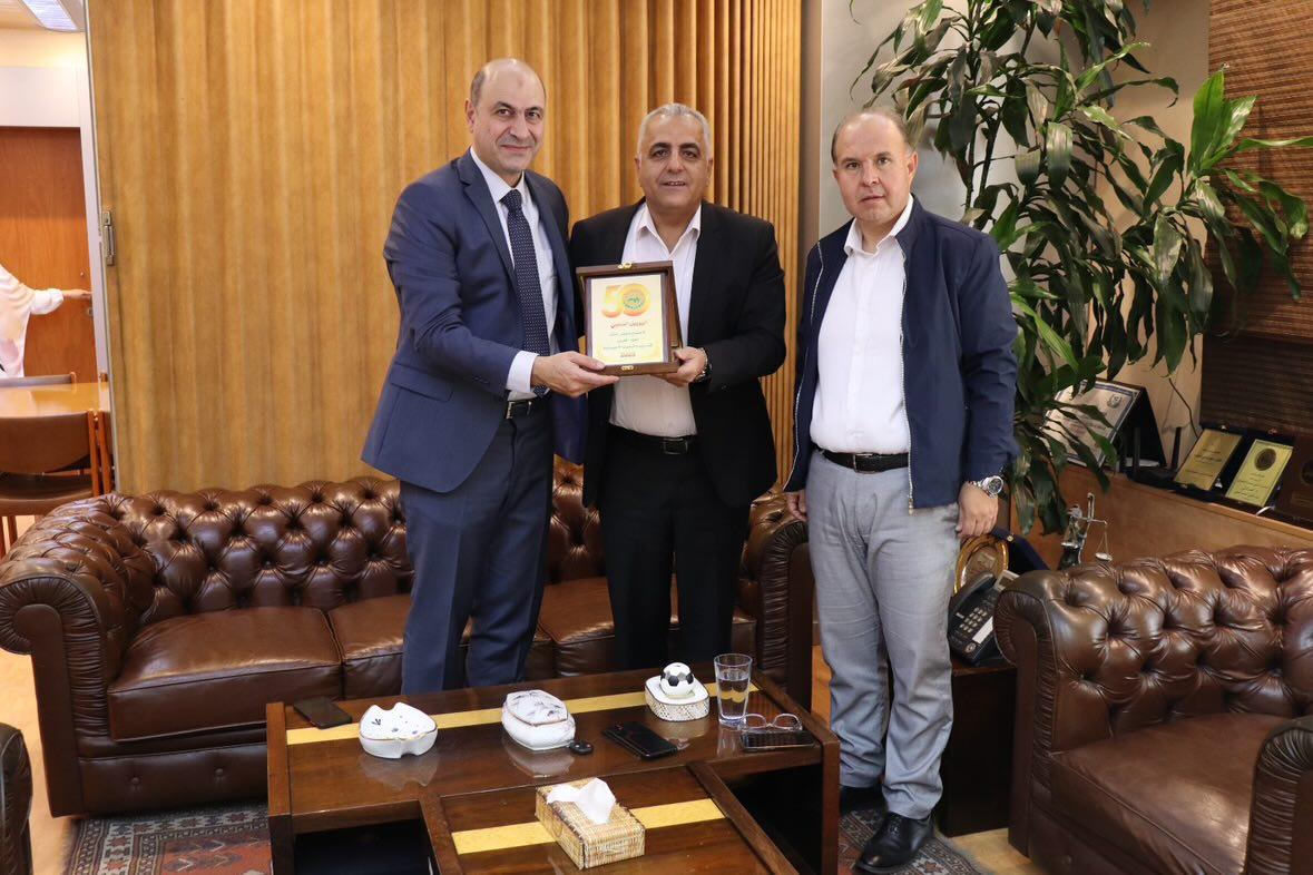 كركي مكرَّماً من المعهد العربي للتدريب والبحوث الإحصائيّة وعمليّات الدفع مستمرّة للمستشفيات والأطباء والمضمونين